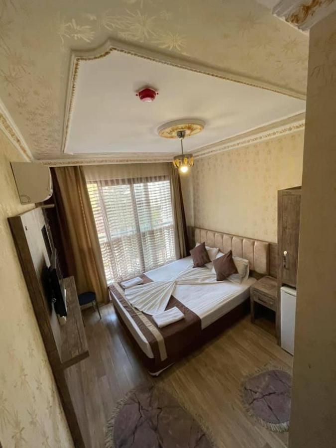 Oezguer Hotel Antalya Exterior photo